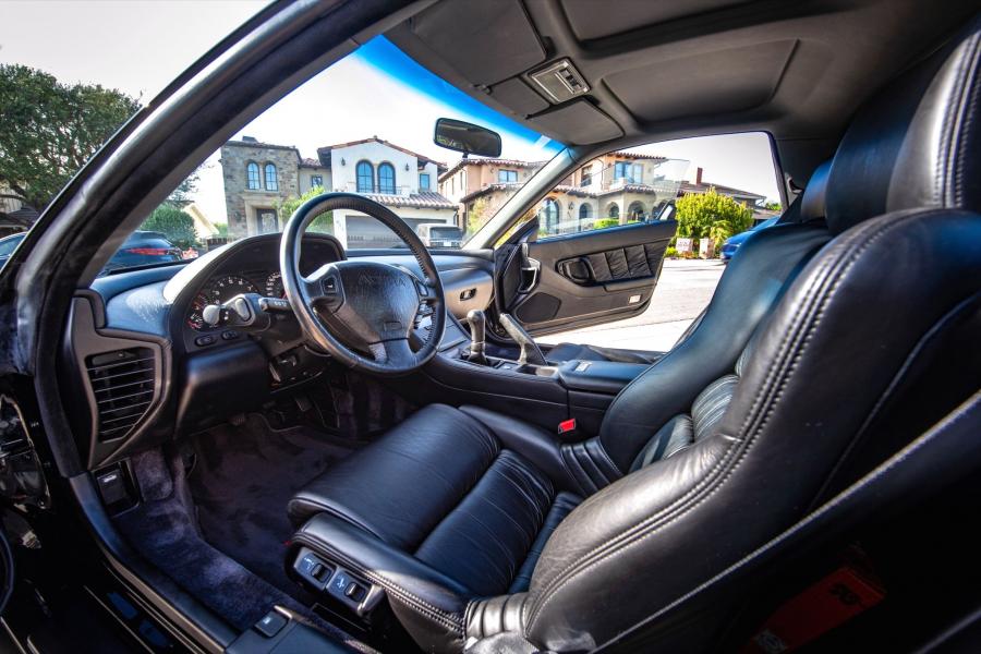 Интерьер Acura NSX 1991 года  (фото 53 из 97)